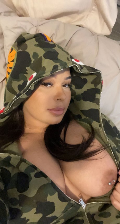 Laixxx_ exclusive model pic