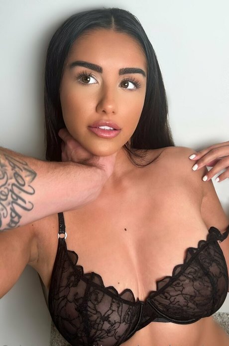 Sara Shah pornographic actress pictures