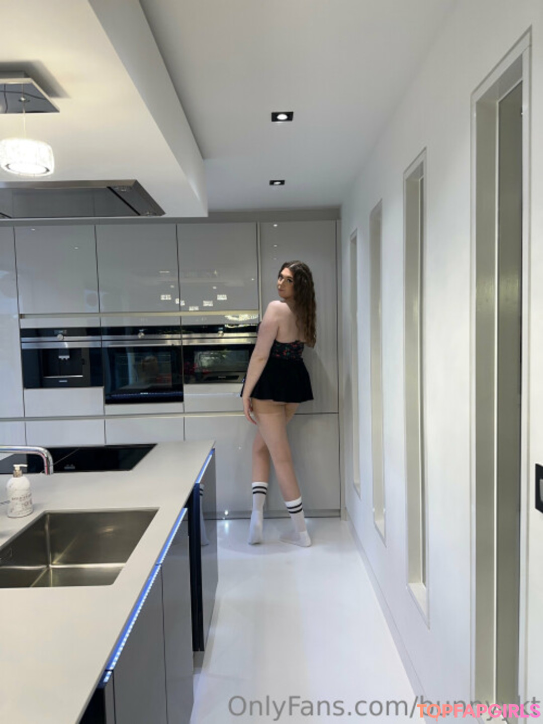 Katie Woolls_ hot actress photos