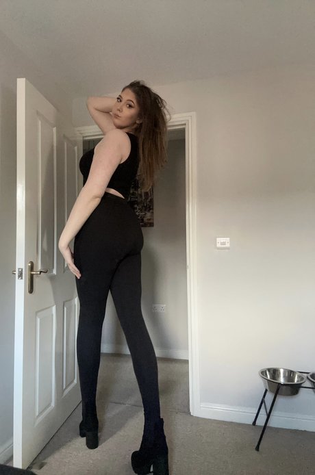 Katie Woolls_ exclusive model pictures