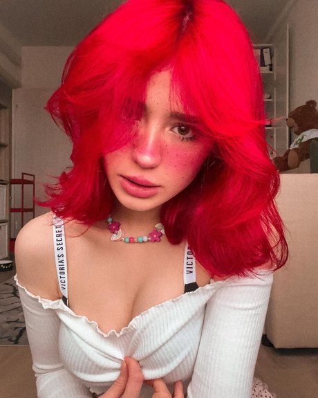 Flaffyx_ erotic actress image