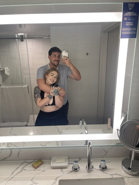 Claire Lavey star pretty photo