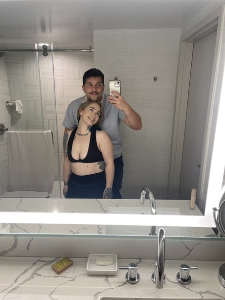 Claire Lavey pretty star photos