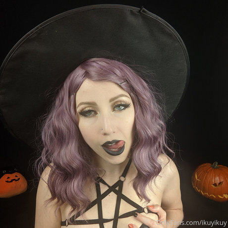 Ikuy Cosplayer nude star photos