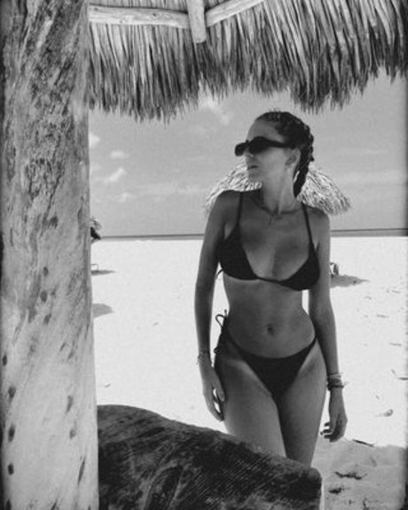 Lies Zhara_ pornstar hd images