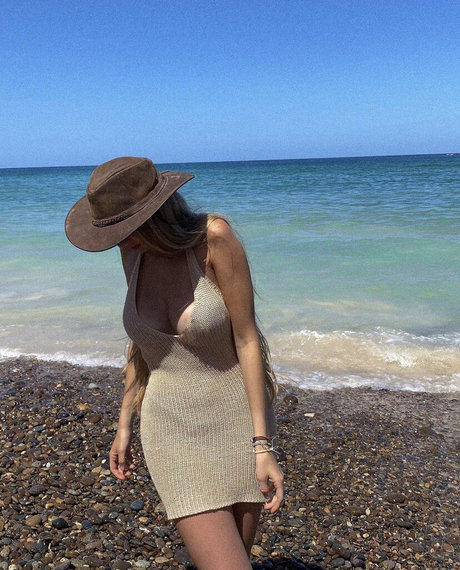 Lies Zhara_ pornstar adult image