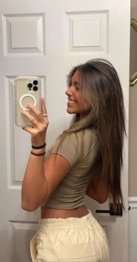 blonde babe onlyfans free image