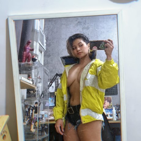 Nyaaati star naked image