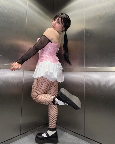 Sugashi_ nude pornstar pic