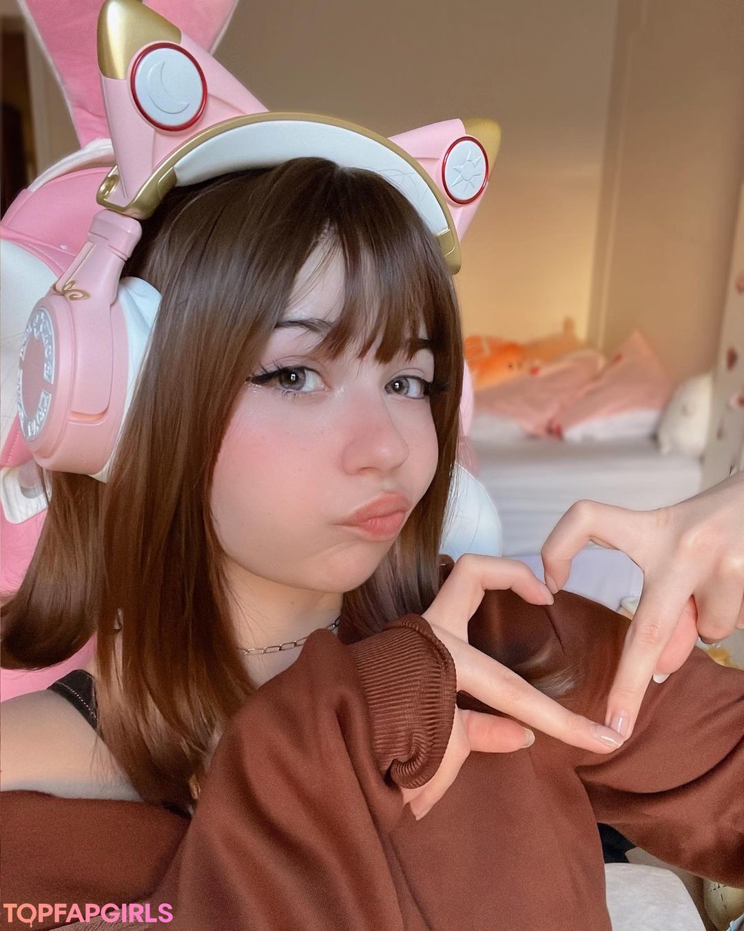 blonde babe onlyfans porno photos