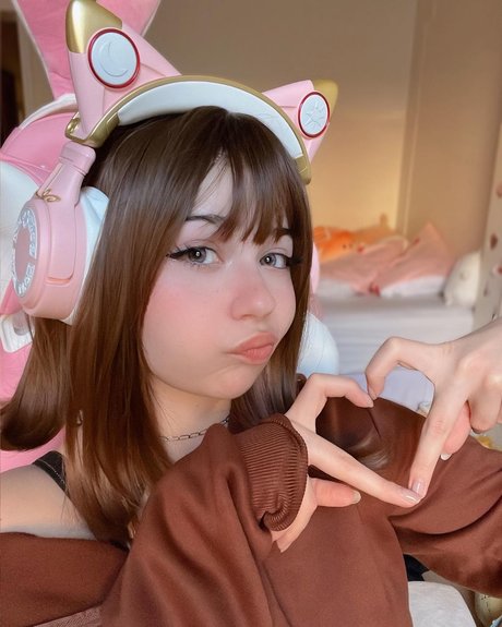 blonde babe onlyfans porno photos