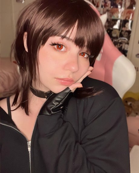 Sugashi_ model xxx picture