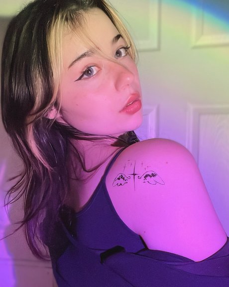 babe brunette onlyfans sexy photos