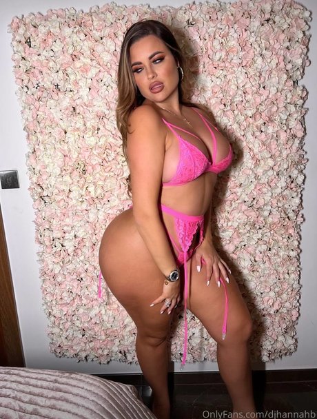 Dj Hannah B art model img