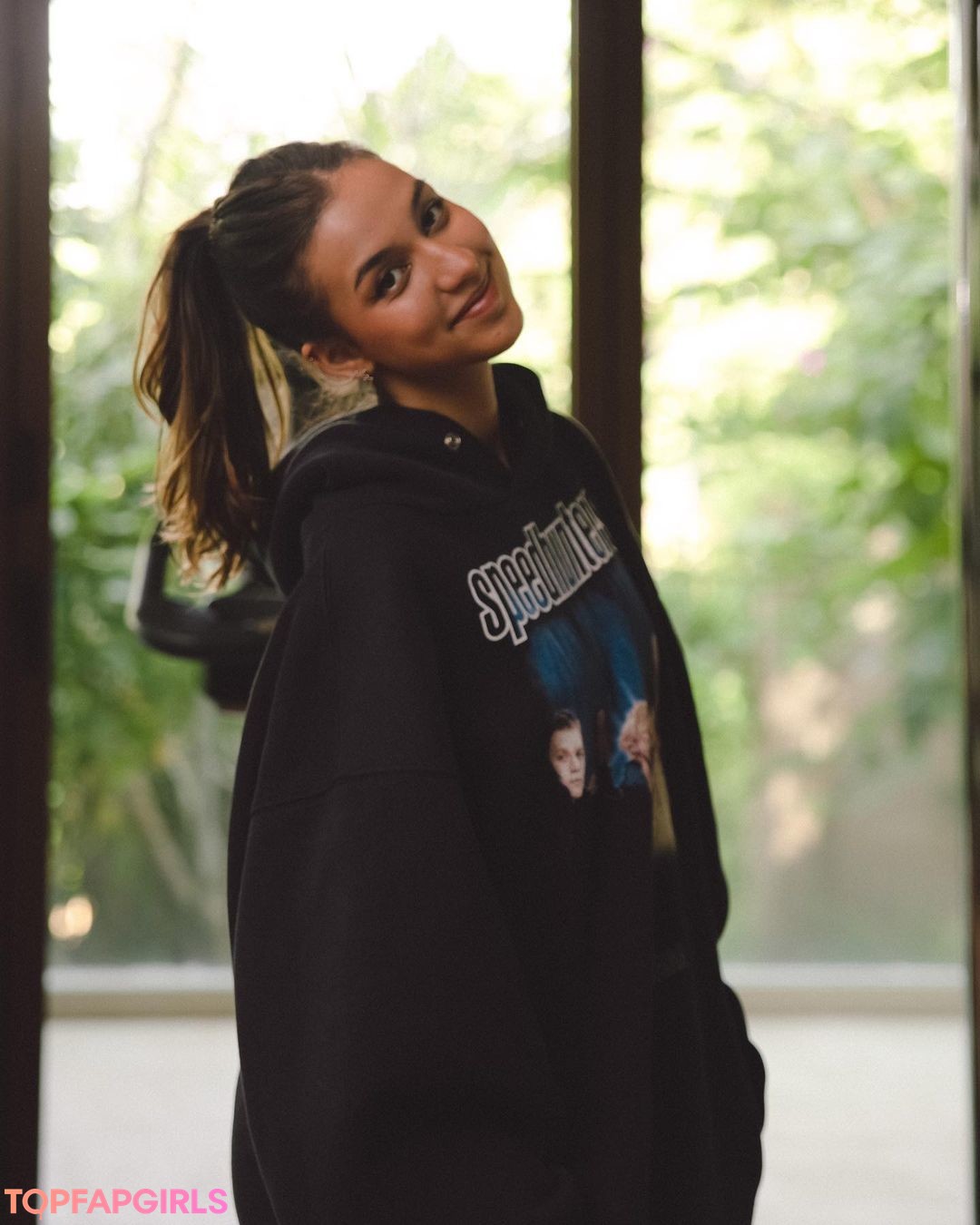 Mikaela Lafuente_ star xxx images