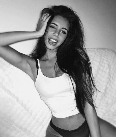 Roksana Wisnniowa nudes model pictures