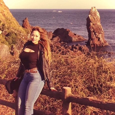 Dajin star erotic pics