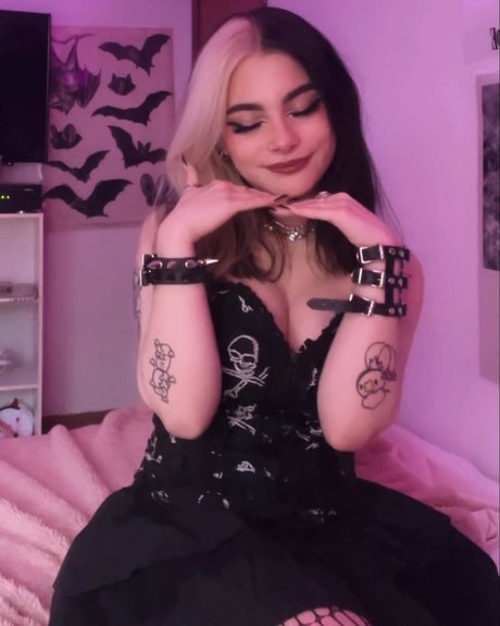 curvy muscle onlyfans free naked photo