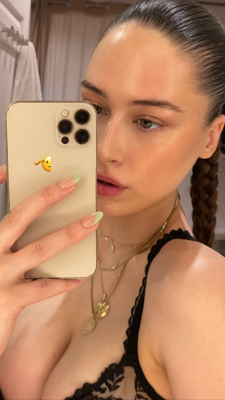 Elsie Hewitt model images