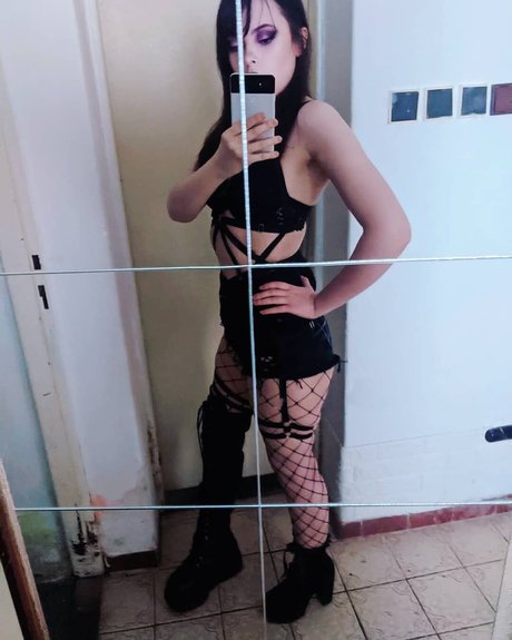 Hailly Senpai nudes model galleries