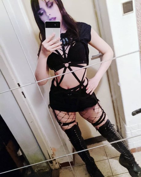 Hailly Senpai Quick photo