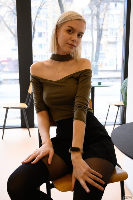 Layana Devis model hot picture