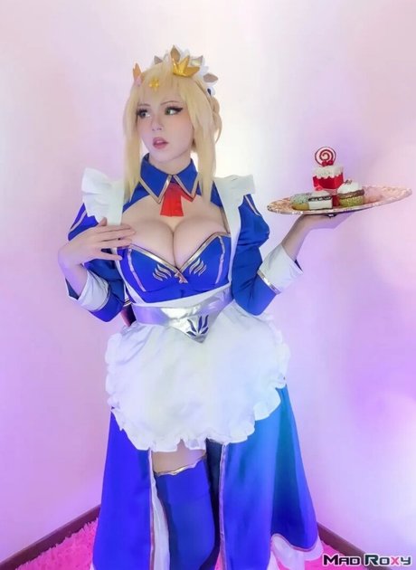 Mad Roxy pornstar xxx pic