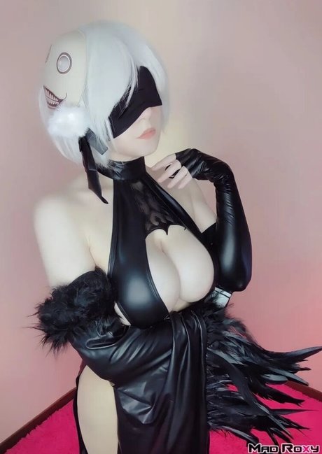 Mad Roxy adult model picture