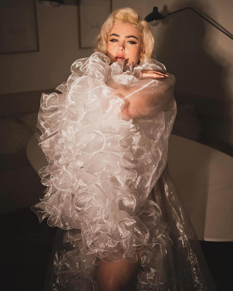 Stefania Ferrario hot model pics