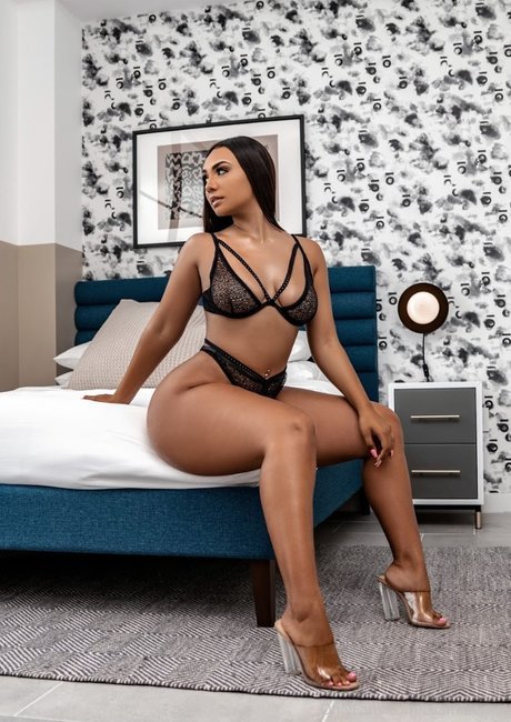 Camila Bernal model hot photo
