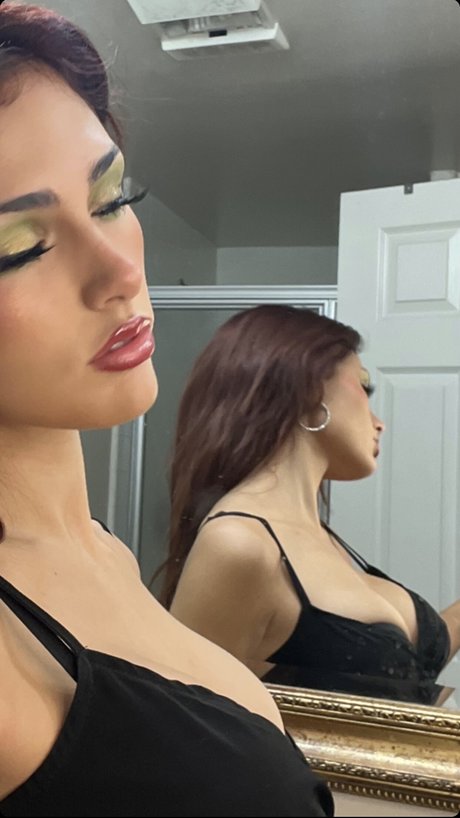 Isabella Ferregur star top pictures