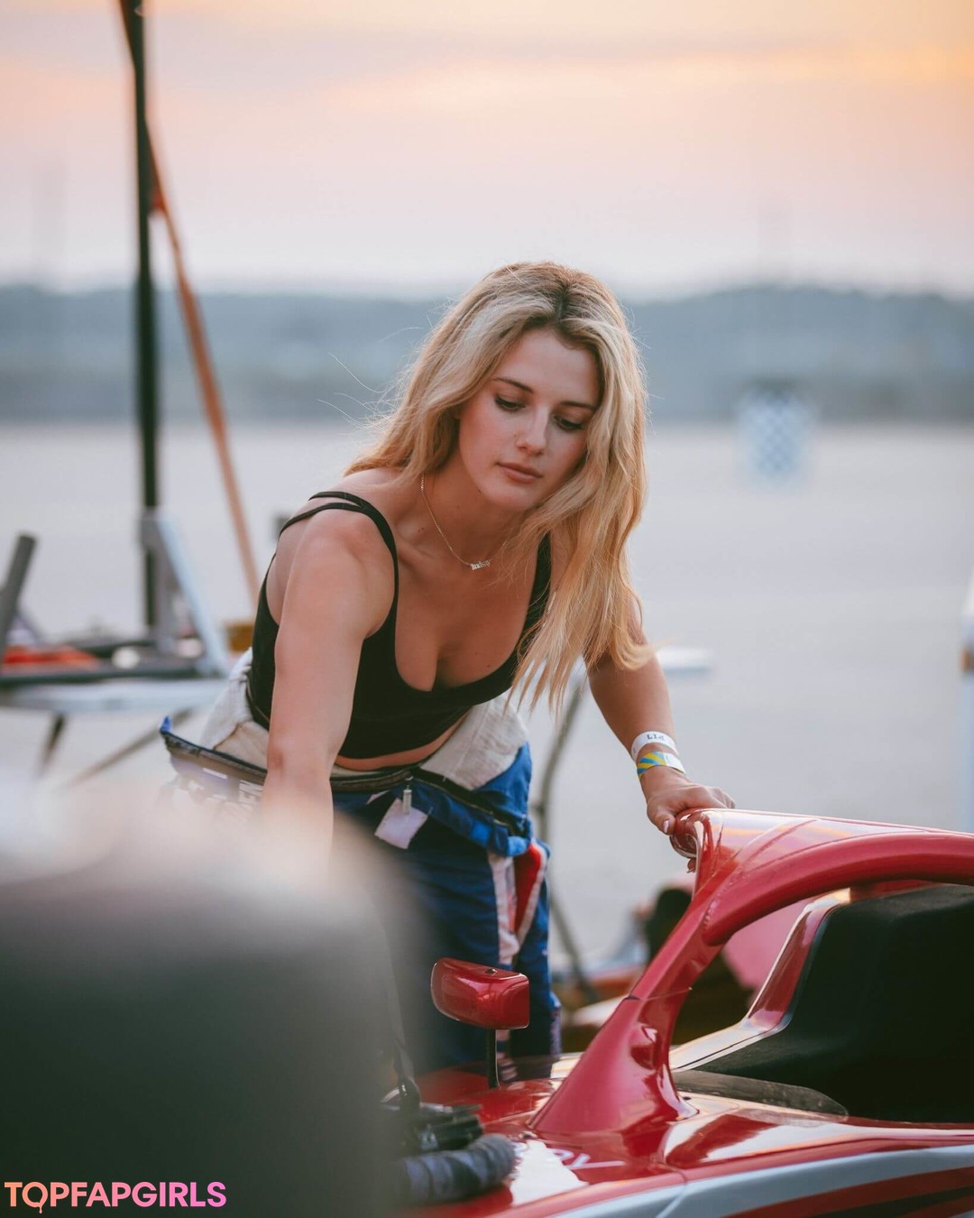 Lindsay Brewer xxx model photos