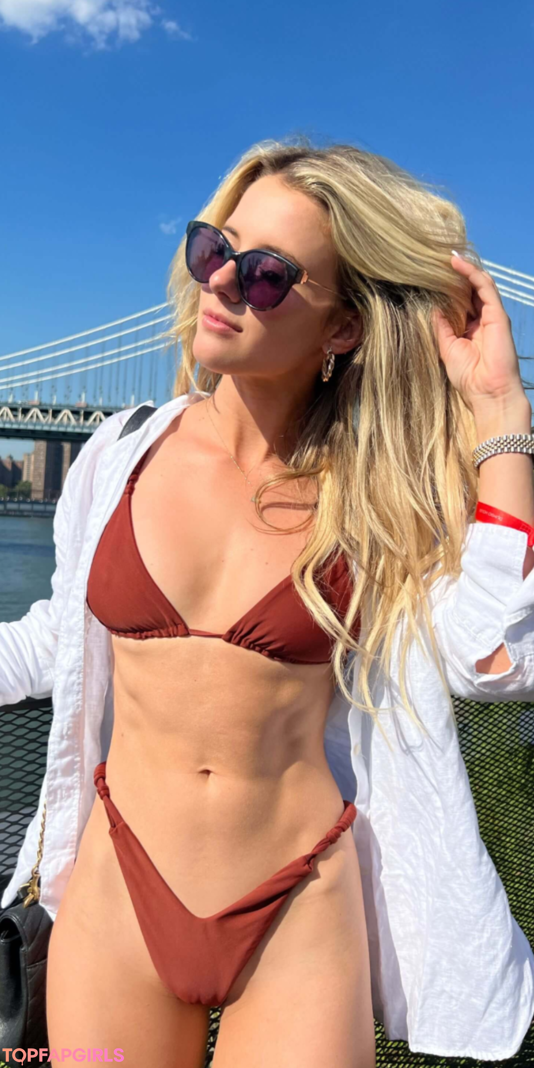 Lindsay Brewer free model gallery