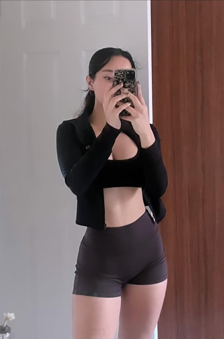 Sabrina Pezeshkian_ sexy actress pic