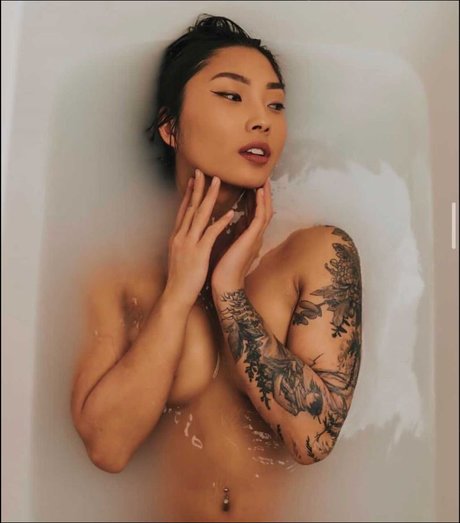 Leigh Laurel_ nice model galleries