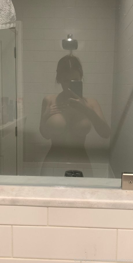 Lexis Wilson pornographic model images