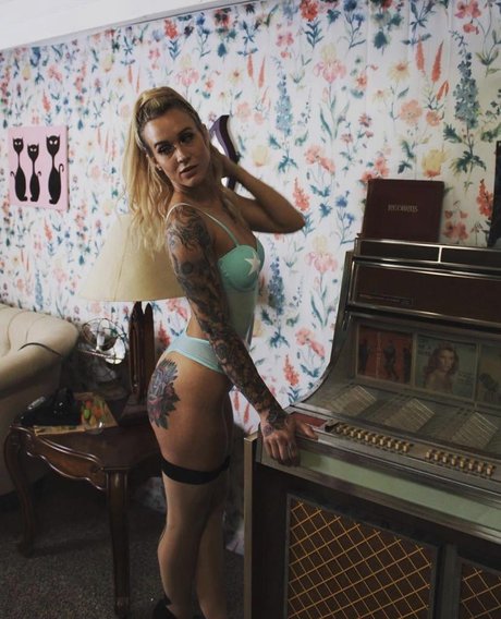 Taylor Starling_ art pornstar picture