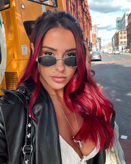 Lacey Montgomery model art pic