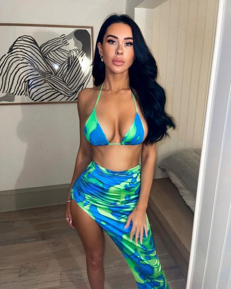 Lacey Montgomery star beautiful gallery