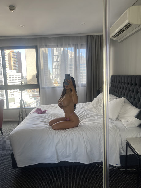 Melissa Stefoulis nude actress photo