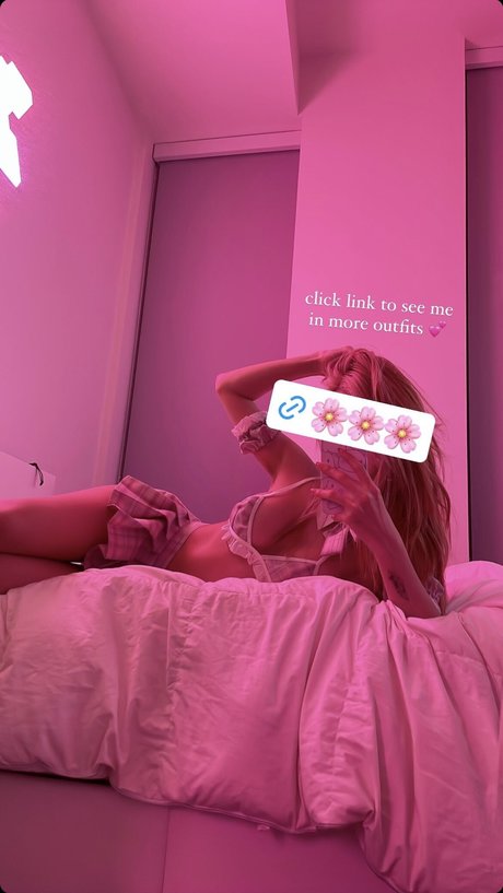 AHRA REI pornstar pretty photos