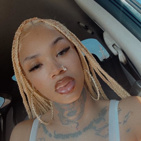 comedian onlyfans beautiful photos