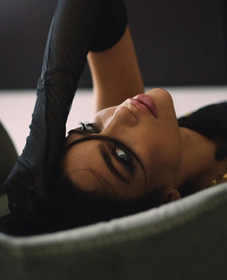 Melinda London model sexy photos