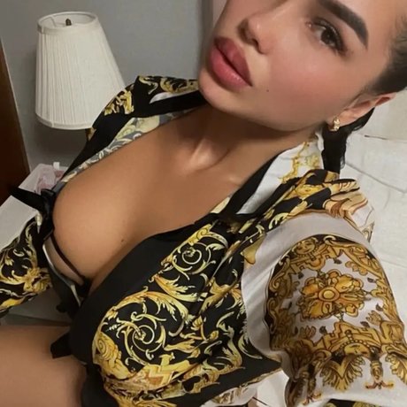 Colombiana Bombshell Mel perfect star archive