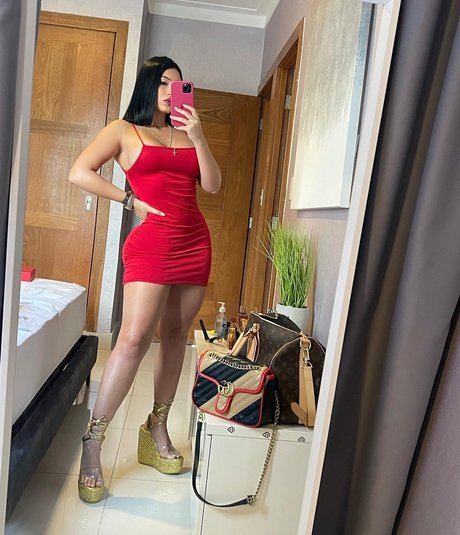 Colombiana Bombshell Mel star nudes galleries