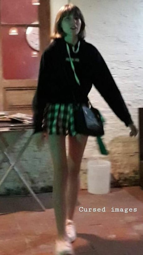 Kiki Glitter Cosplay star art pictures