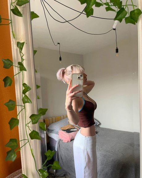 M Ae 3 pornstar top pic