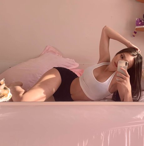 Sinem Ozgur pornstar sexy picture