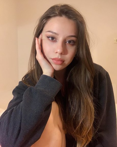 Sinem Ozgur model sex picture