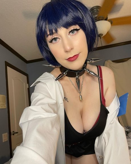 Maddie Reznor naked model galleries